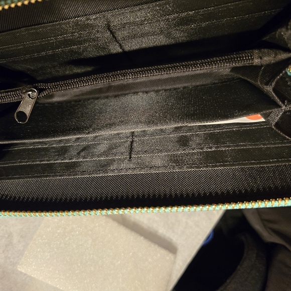 I Love Lucy VITAMEATAVEGAMIN Wallet - Picture 4 of 6